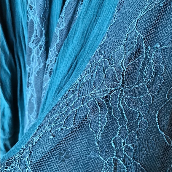 *SOLD* Xhilaration Tasteful Twirl Teal Short Lace Dress {Target / Size M / Used} - Picture 4 of 8